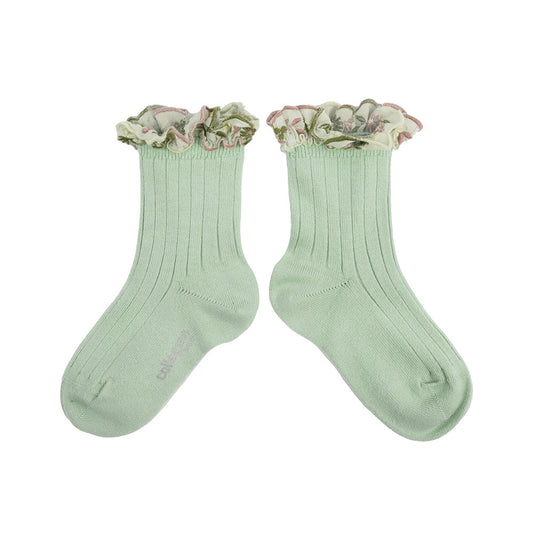 Collegien/Anemone - Embroidered Ruffle Ribbed Ankle Socks - Verveine